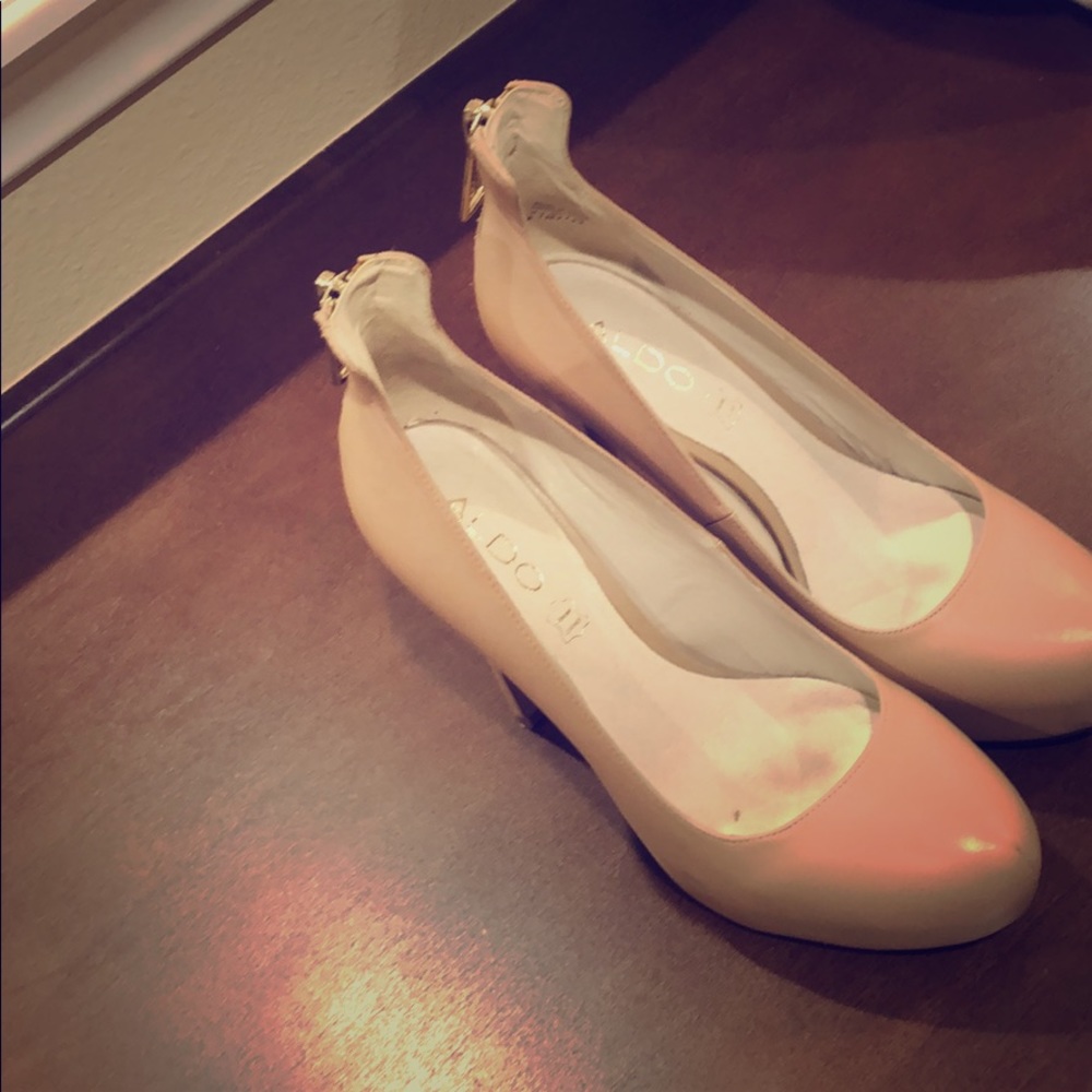 Tan leather Aldo high heels